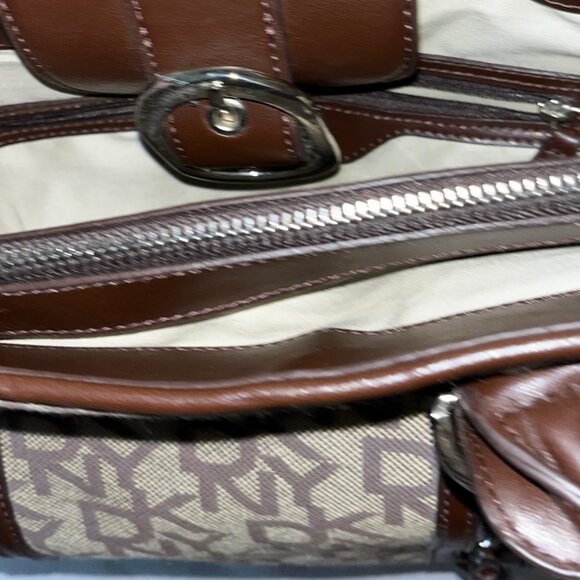 DKNY Donna Karan Signature XL Tote - Picture 4 of 4